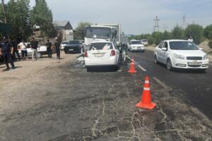 Фарғонада енгил автомобил ва юк машинаси тўқнашди: 2 киши ҳалок бўлди