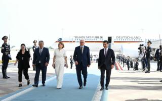 Германия президенти Франк-Вальтер Штайнмайер рафиқаси ҳамроҳлигида Ўзбекистонга келди