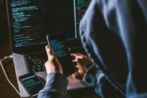 Ўзбекистонда киберфирибгарликдан ҳимоя қилиш кучайтирилади