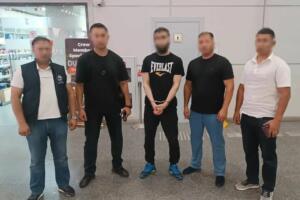 Экстремистик жиноят бўйича халқаро қидирувда бўлган эркак Варшавадан Тошкентга экстрадиция қилинди