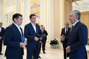 Шавкат Мирзиёев Урганч халқаро аэропортидаги бунёдкорлик ишлари билан танишди