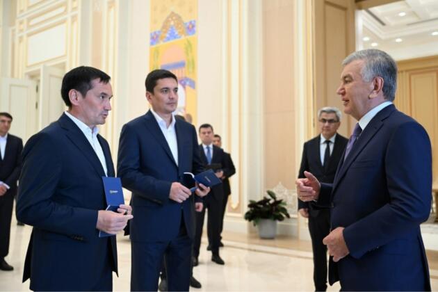 Шавкат Мирзиёев Урганч халқаро аэропортидаги бунёдкорлик ишлари билан танишди