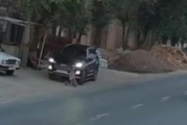 Қашқадарёда Chery ҳайдовчиси 3 ёшли болани машинада туртиб юборди