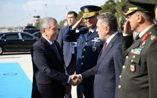 Шавкат Мирзиёев Анқарага амалий ташрифини якунлаб, Тошкентга жўнаб кетди