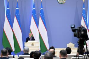Ўзбекистонда олис ҳудудларда ишлаётган шифокорлар учун устама пули оширилади